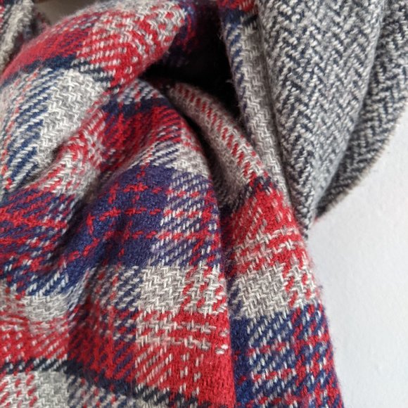 ROOTS Cypress Plaid Blanket Scarf - Picture 4 of 6